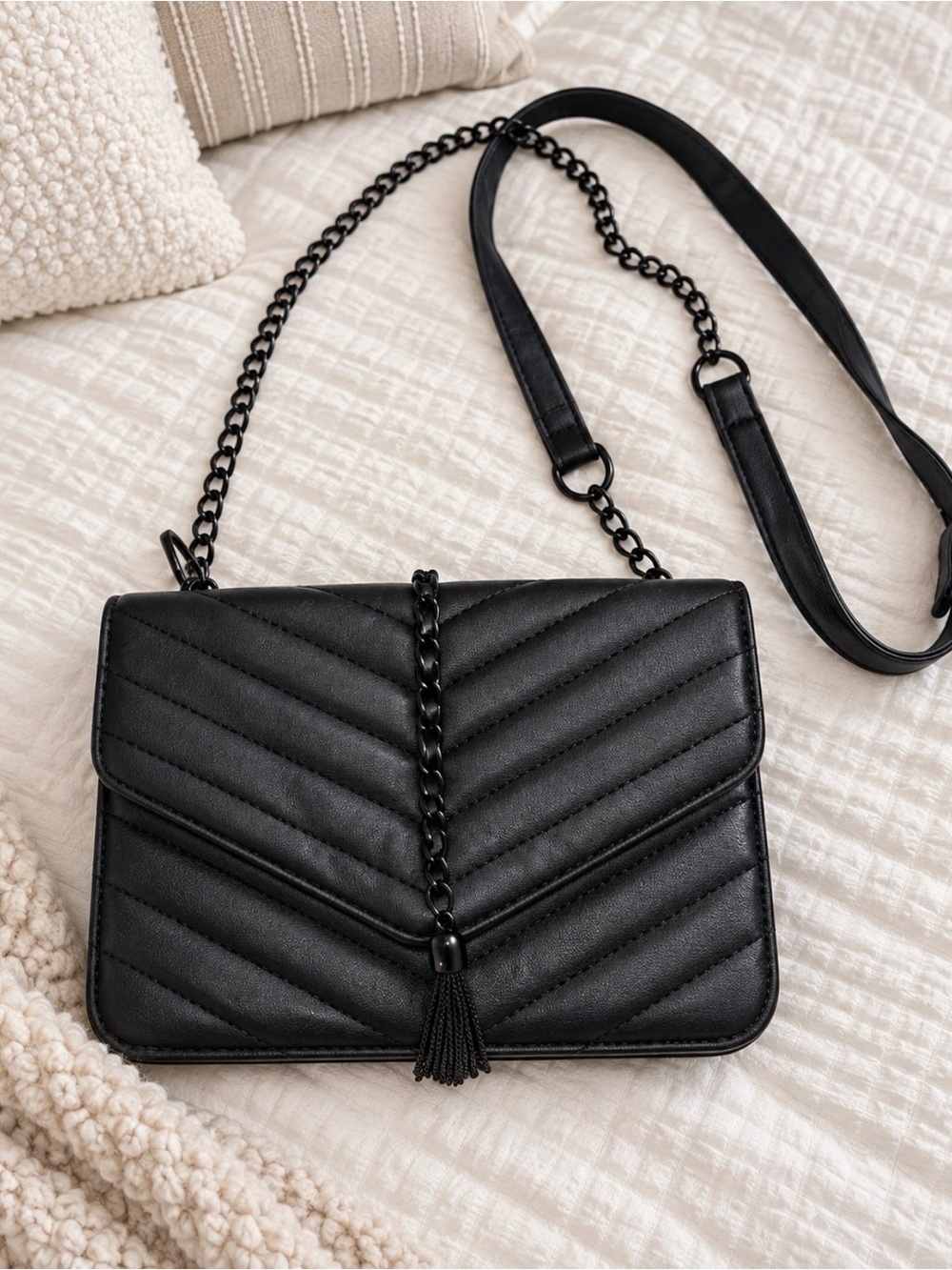 Chic Black Quilted Crossbody Bag with Tassel Chain